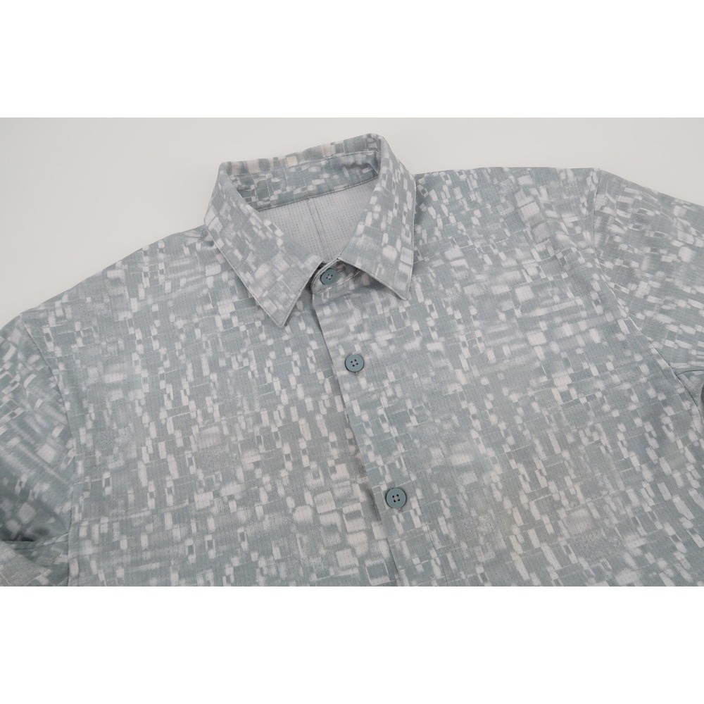 Lululemon Airing Easy Shirt Men's Small Gray Geometric Short Sleeve Button Front